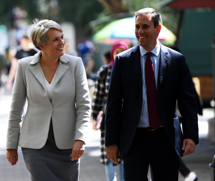 Labor is set to have itself a nervy little Christmas. It's not too late to make 2021 sing