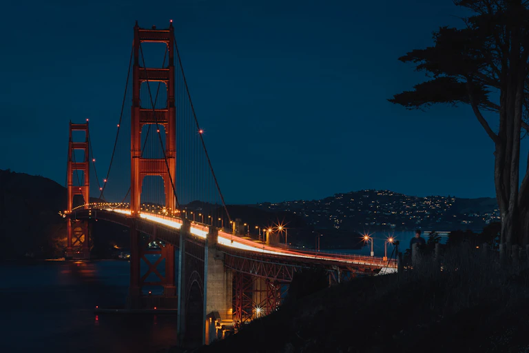 Golden Gate bridge at night