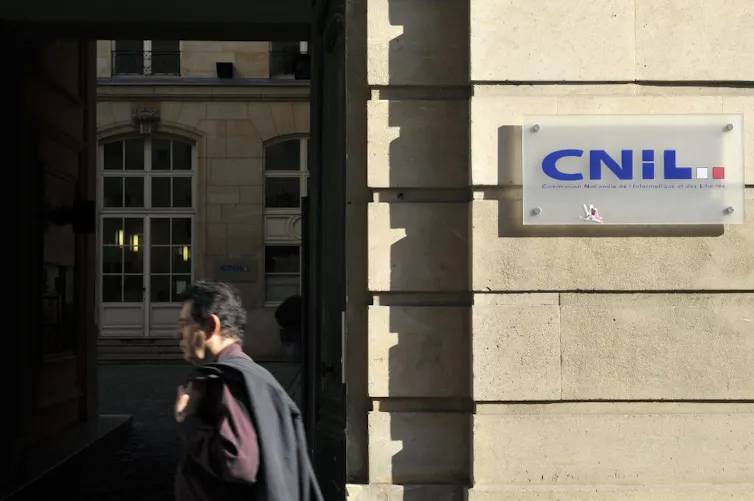 La Commission nationale de l'informatique et des libertés (CNIL).