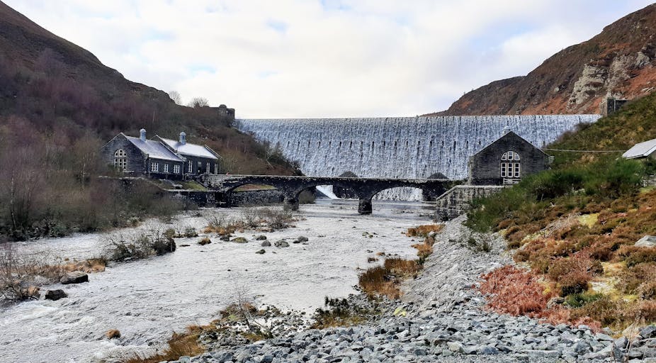 Le barrage de Caban Coch dans la vallée de l'Elan au Pays de Galles