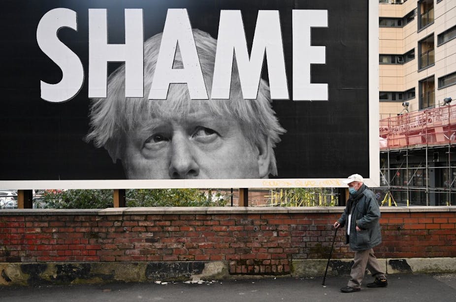 Une publicité politique critiquant la gestion de la Covid-19 par Boris Johnson à Manchester