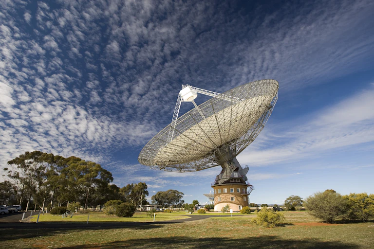 Image of the Parkes telescope.