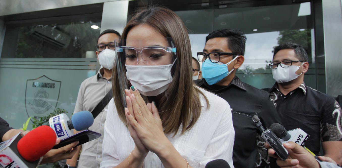 Jinsiy aloqa paytida kavkaz orgazmi Xizmatkorlar xojayinlarini sikishadi