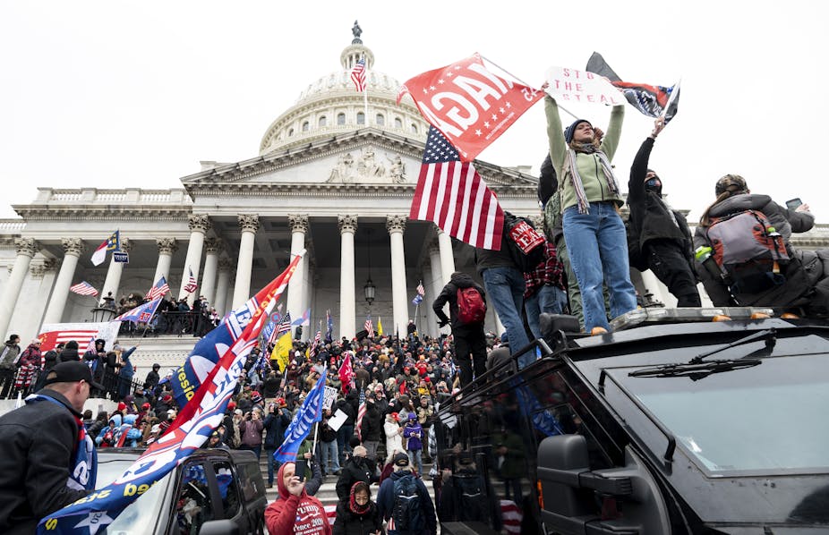 Partisans de Trump devant le Capitole