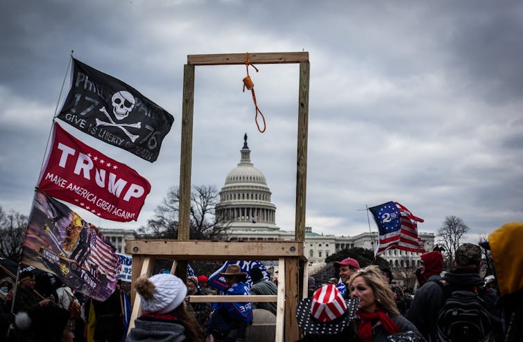 Asalto al Capitolio de EE. UU., Horca, partidarios de Trump