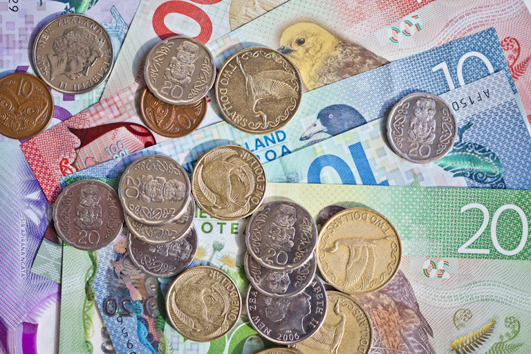 Bank notes and coins