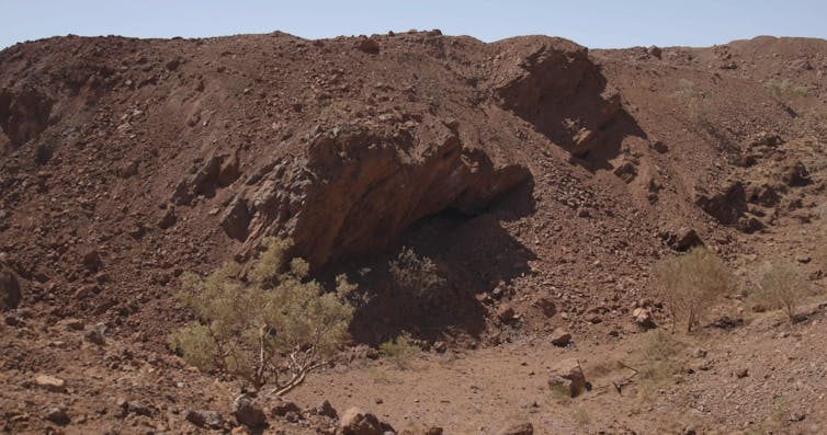 Dirt and dusty ground