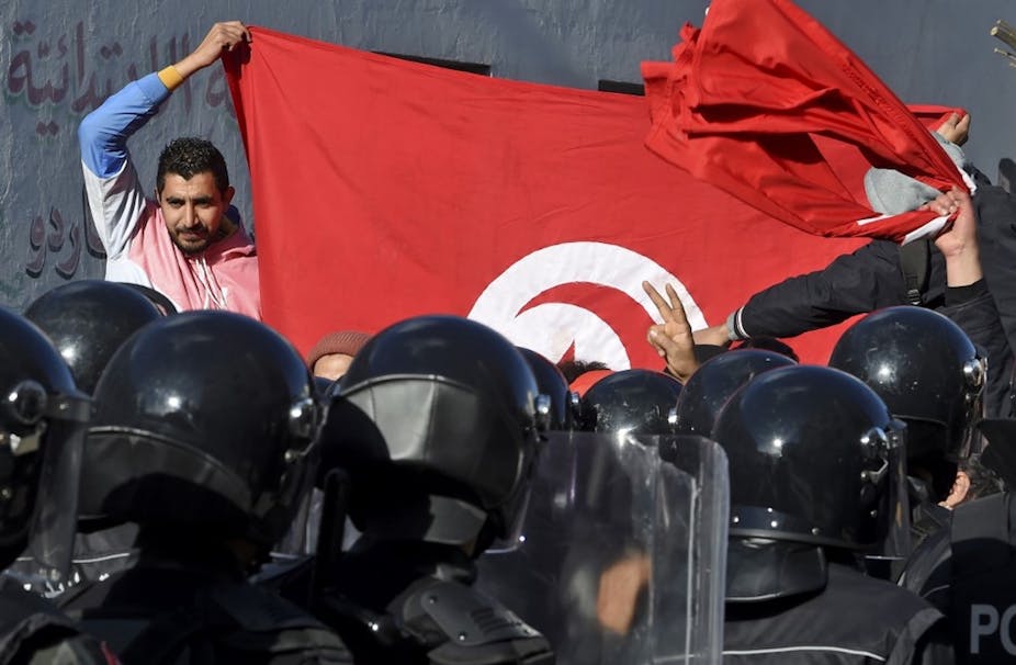 Manifestation devant le Parlement à Tunis