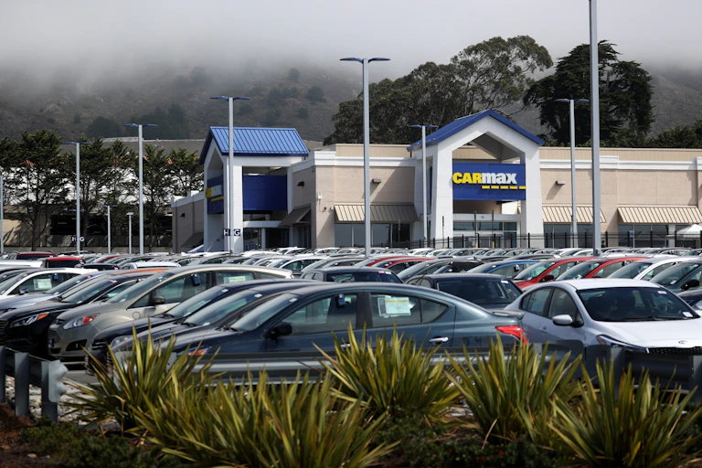 Photo of Carmax used car dealership