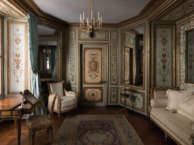 a ornate room designed in the late 1700s.
