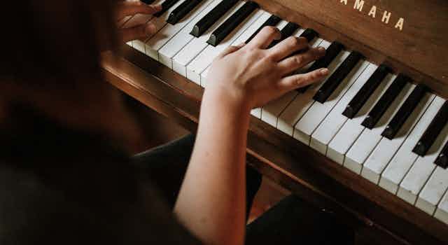 Maths au quotidien : pourquoi y a-t-il douze notes au piano ?