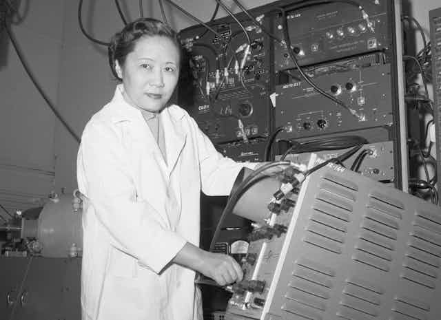Chien-Shiung Wu with gear in lab