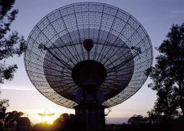 The 64m Parkes radio telescope
