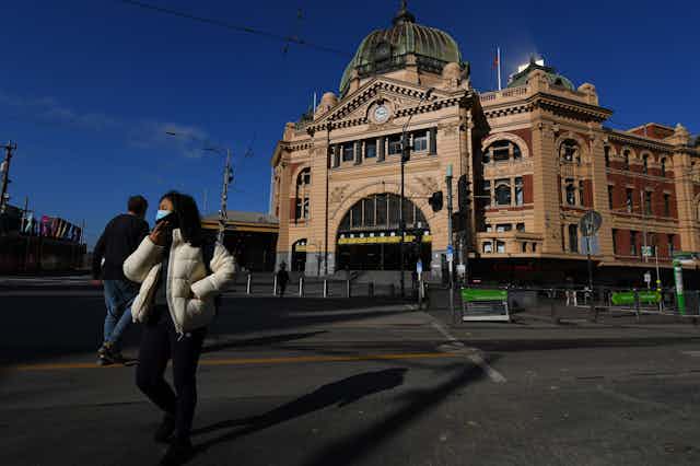 Image of Flinders Street Station in Melbourne, Australia