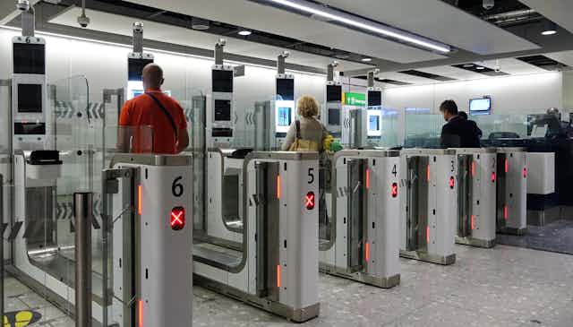 People at airport scanners