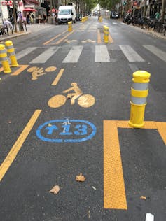 Pop-up cycling lane in Paris