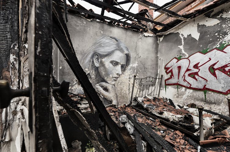 Rone at Geelong Gallery marries ephemeral beauty with a proven formula