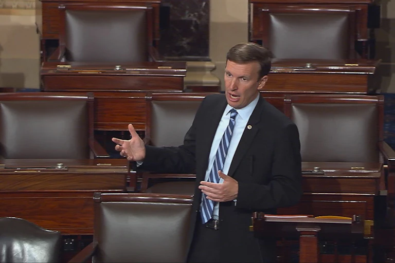 Sen. Chris Murphy begins a filibuster in 2016