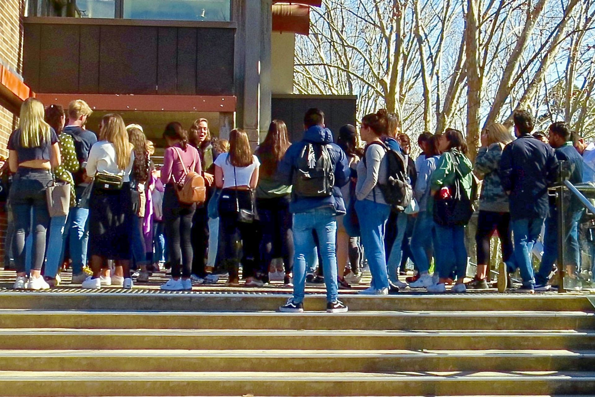 essential steps for new students to manage and enjoy uni life