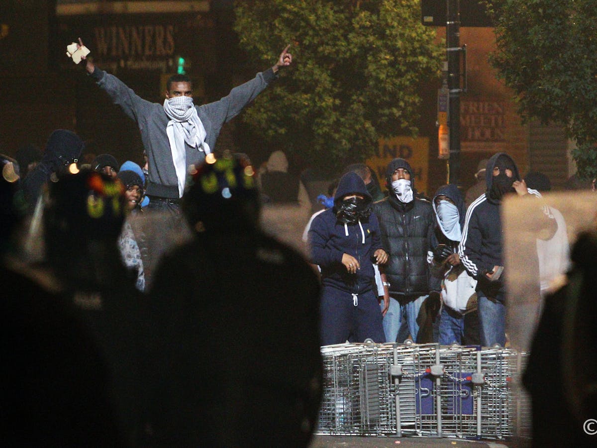 As Fight For Mark Duggan S Memory Rages Online The Streets Remain In The Grip Of Gangs