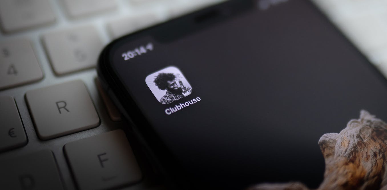 Belajar dari clubhouse: bagaimana membangun ruang diskusi digital yang inklusif?
