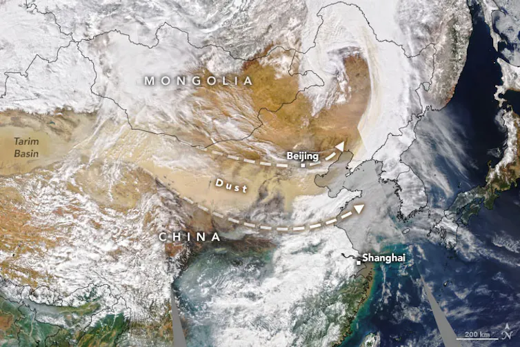 Map of China showing dust blowing from the central north to the east coast