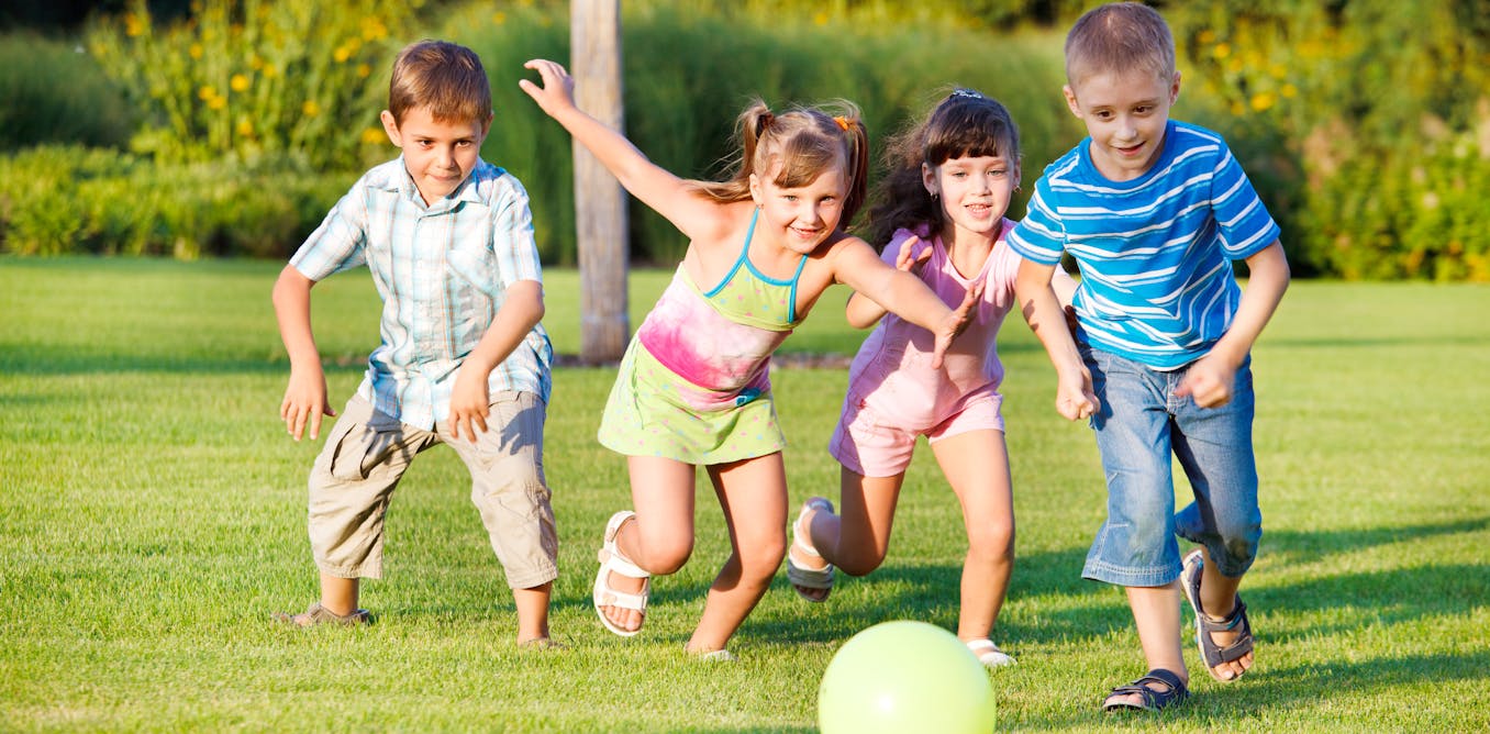 Summer programmes. Лето дети. Играющие дети. Двигательная активность детей. Дети на улице летом.