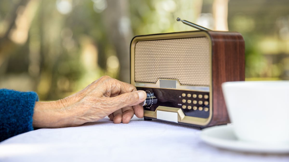 La radio, la mejor compañera de las personas mayores durante el  confinamiento