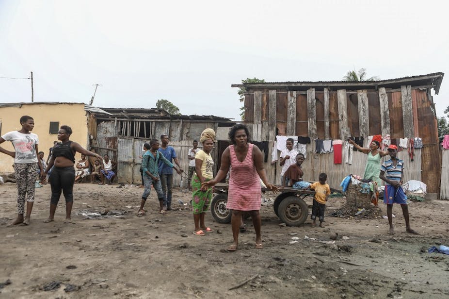 Habitants d'un bidonville à Lomé, le 19 octobre 2017.