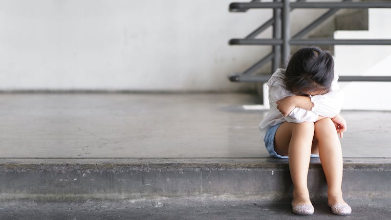 Atacar la pobreza infantil: una inversión a largo plazo Atacar la pobreza infantil: una inversión a largo plazo