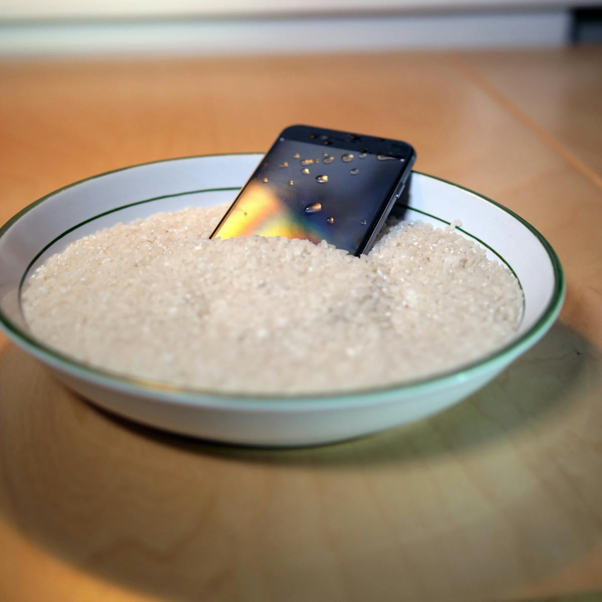 Phone Wet And Won T Turn On Here S How To Deal With Water Damage Hint Soaking It In Rice Won T Work Phone Wet And Won T Turn On Here S How To Deal With Water Damage Hint Soaking It In Rice Won T Work