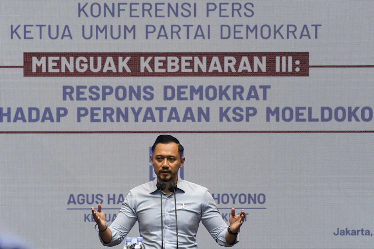 Agus Harimurti Yudhoyono speaks at press conference on the infighting within the Democratic Party