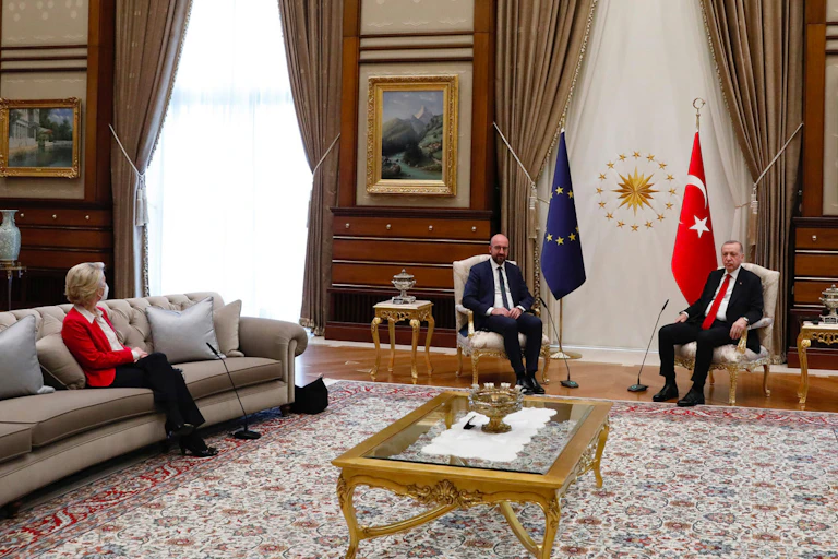 Ursula von der Leyen, Charles Michel et Recep Tayyip Erdogan à Ankara