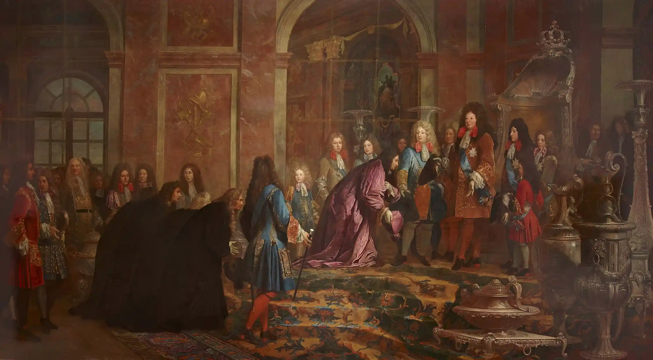 Cartón de tapicería encargado por Luis XIV. La escena tiene lugar en el Salón de los Espejos del Palacio de Versalles. (Claude-Guy Hallé, 1715). Wikimedia Commons