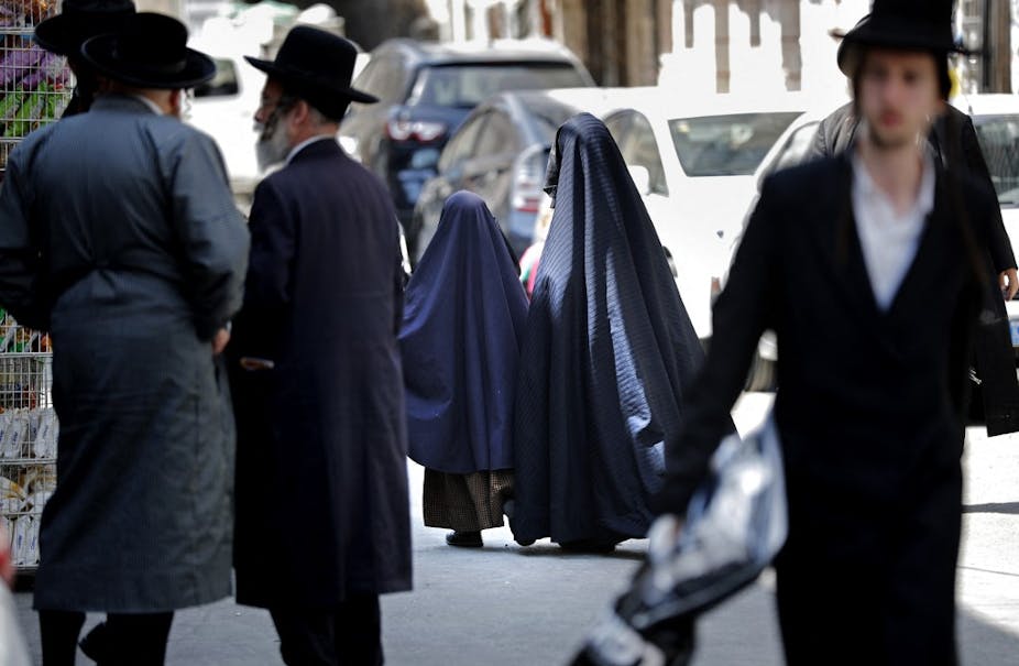 Juifs ultra-orthodoxes dans une rue de Jérusalem