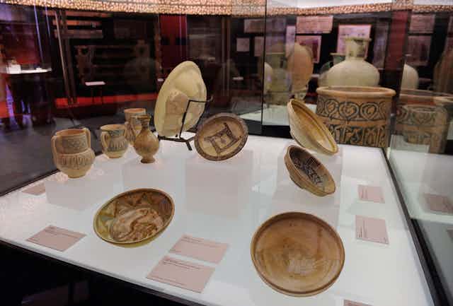 Museum display of ceramic wares.