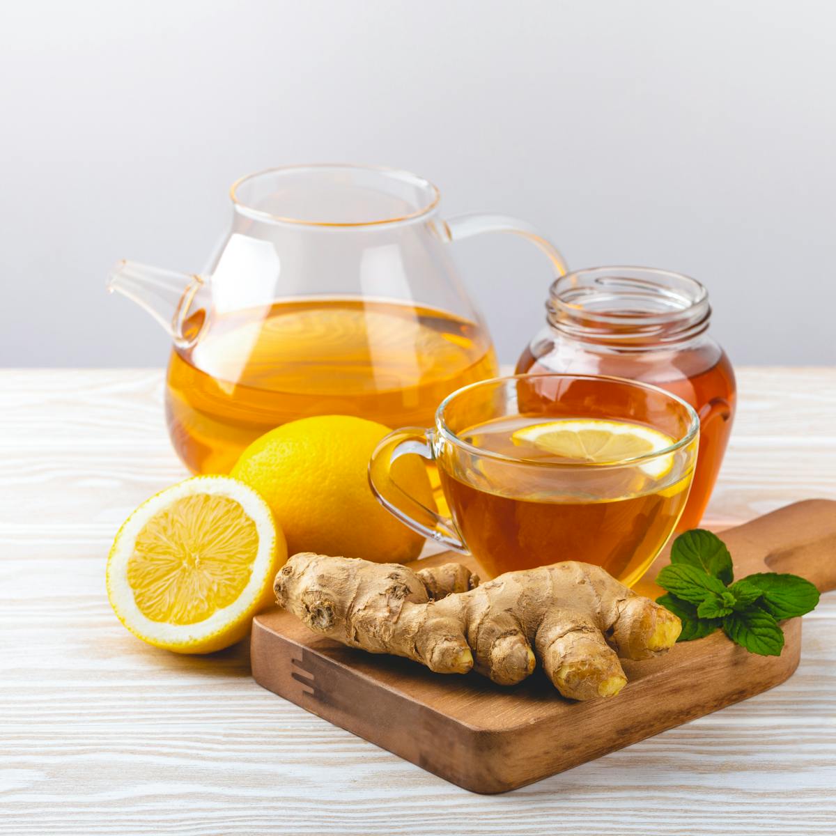 How To Actually Fix A Lost Voice, According To Science (Hint: Lemon And  Honey Doesn't Work)