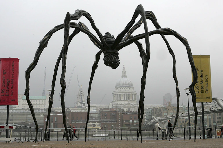 Giant spider sculpture