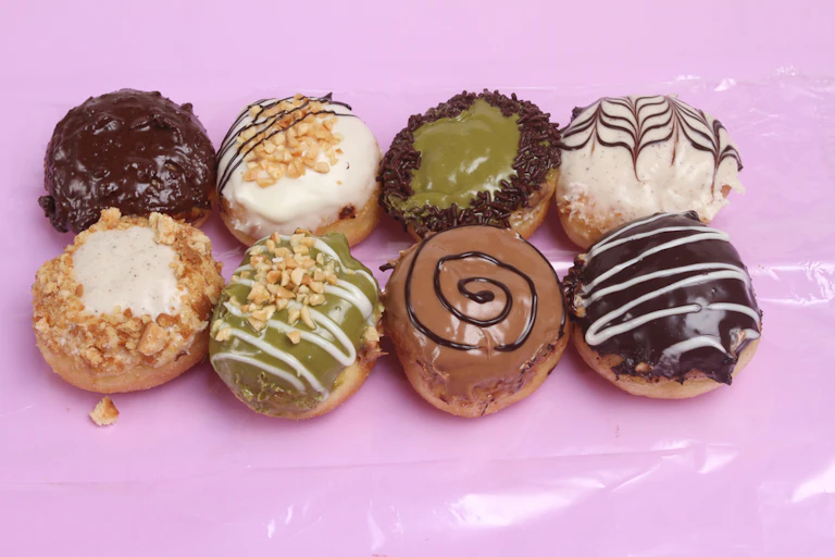 8 donuts