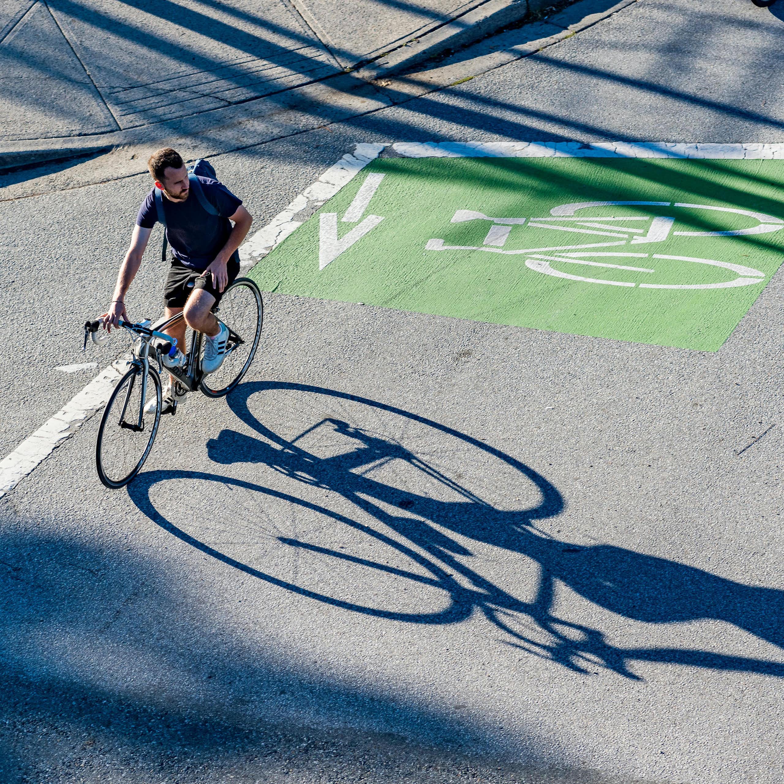 La bicicleta es diez veces más importante que el coche eléctrico para reducir emisiones en las ciudades