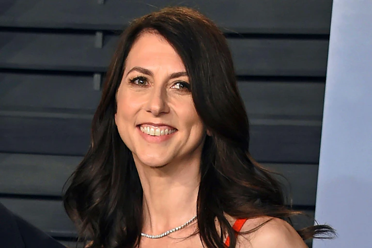 Headshot of MacKenzie Scott