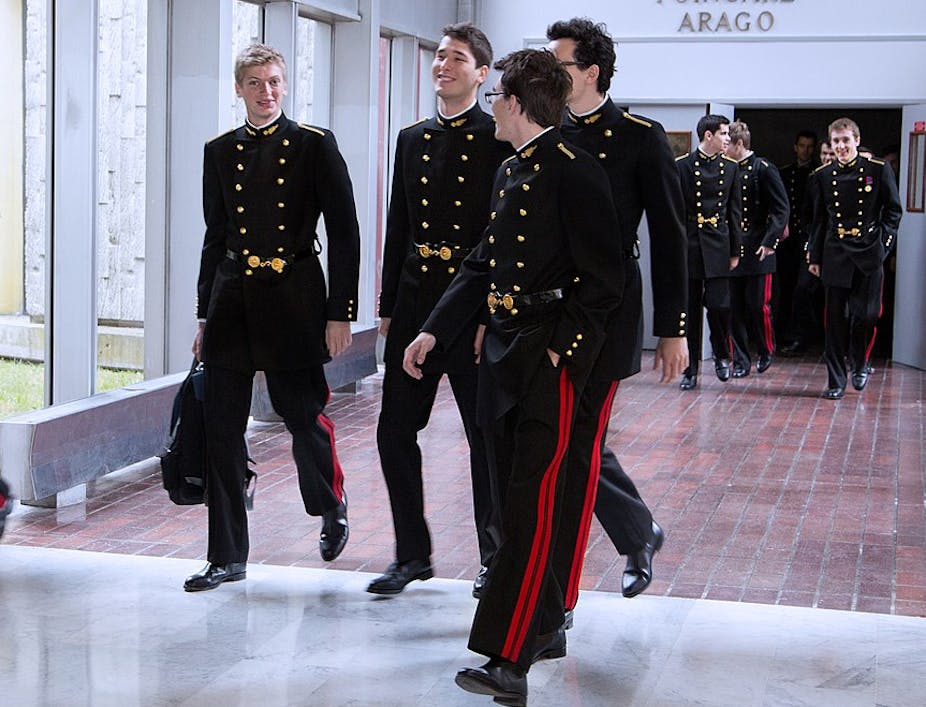 X Ena La Puissance Du Reseau Un Obstacle Au Controle Du Dirigeant Aux Effets Deleteres