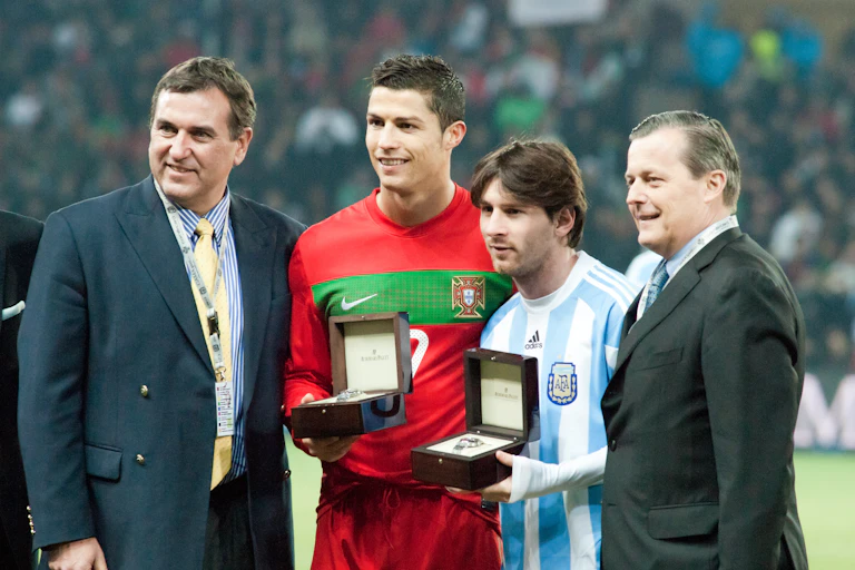 Cristiano Ronaldo et Lionel Messi avant un match entre le Portugal et l'Argentine en 2011