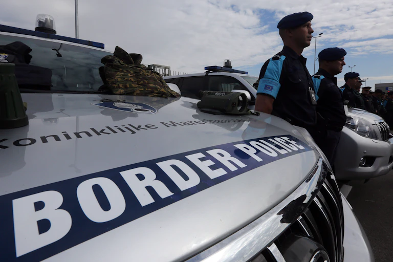 Frontex officers at the Bulgarian-Turkey border.
