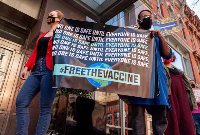 US protesters calling for COVID vaccine IP to be waived