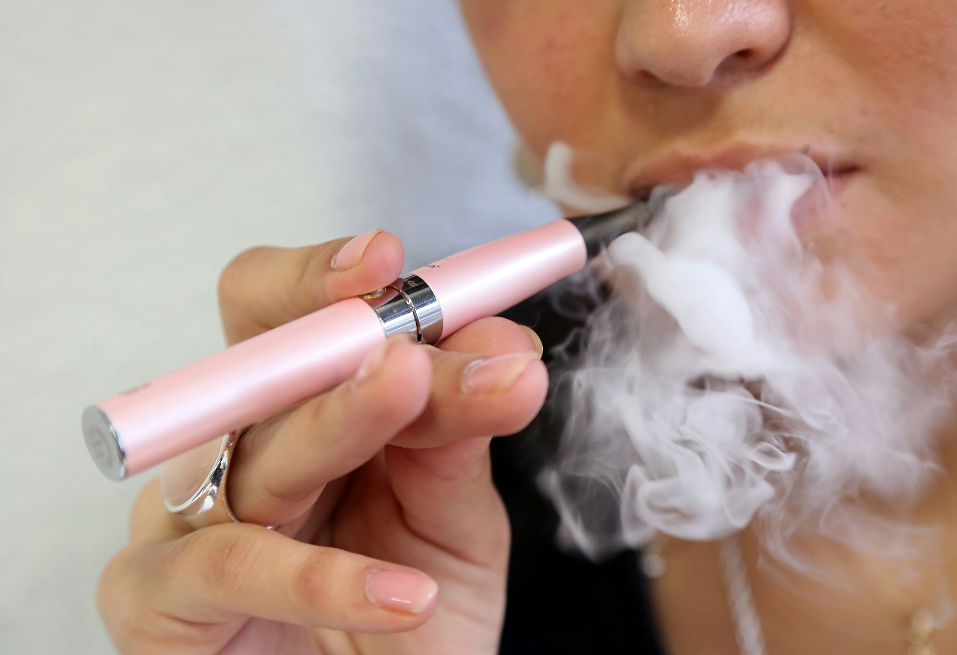 Vaping is glamourised on social media putting youth in harm s way