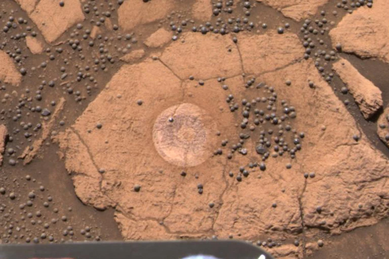 Image of the mushroom-like structures on Mars.