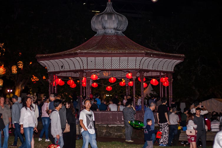 Lanterns in band rotunda and people