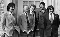 Trudeau poses for a photo with Inuit leaders.