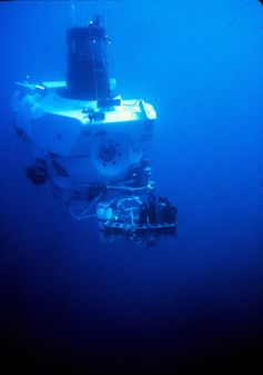 Submersible manned vessel underwater